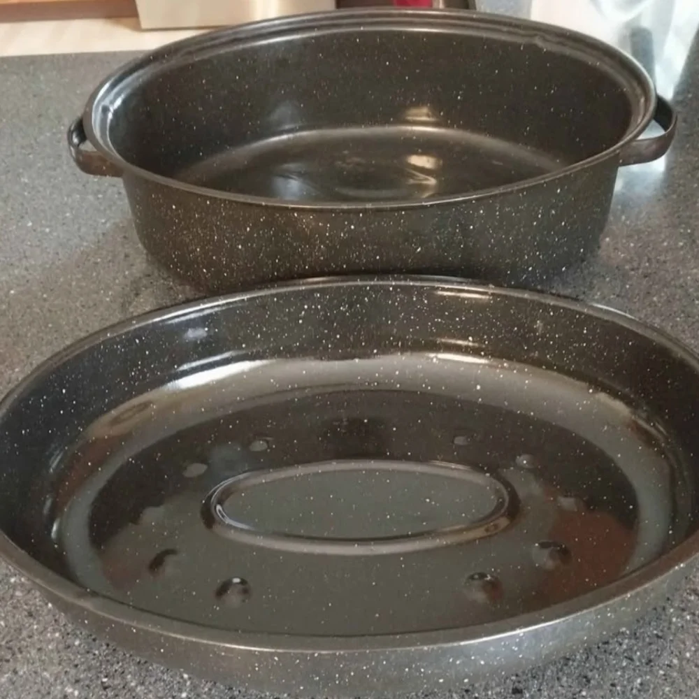 Vintage Enamelware Black Roasting Pan (16x12)